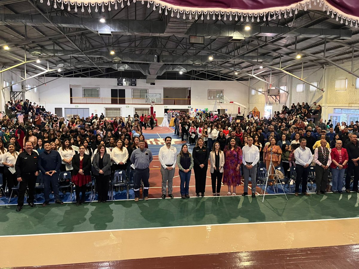 IcatsonS's tweet photo. Celebramos la graduación de la generación octubre–diciembre del plantel Cananea del ICATSON, donde las y los alumnos culminaron su proceso de capacitación, fortaleciendo habilidades que les permitirán ampliar sus oportunidades.  https://t.co/vkuEvODOUK  #TierraDeOPortunidades https://t.co/hEaq9H3O3x