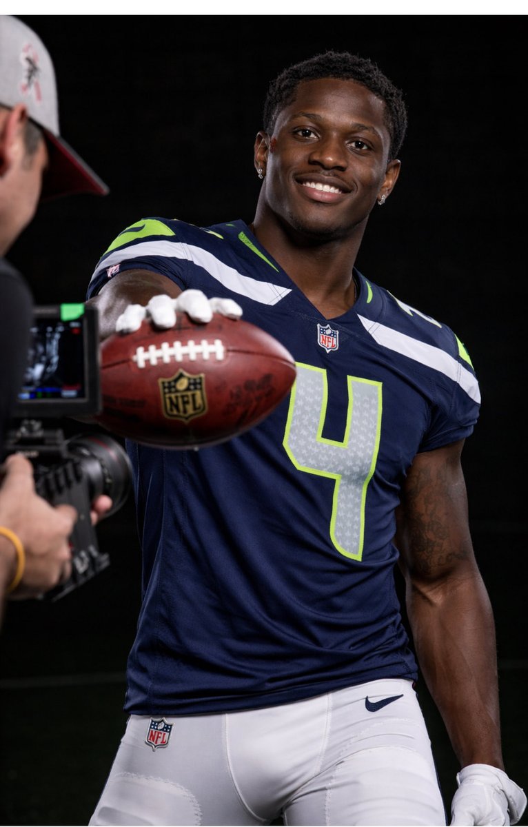 SeahawksFnF's tweet photo. 🔥 “Tate. 4️⃣. The work starts now.” https://t.co/v18cpj1Deh