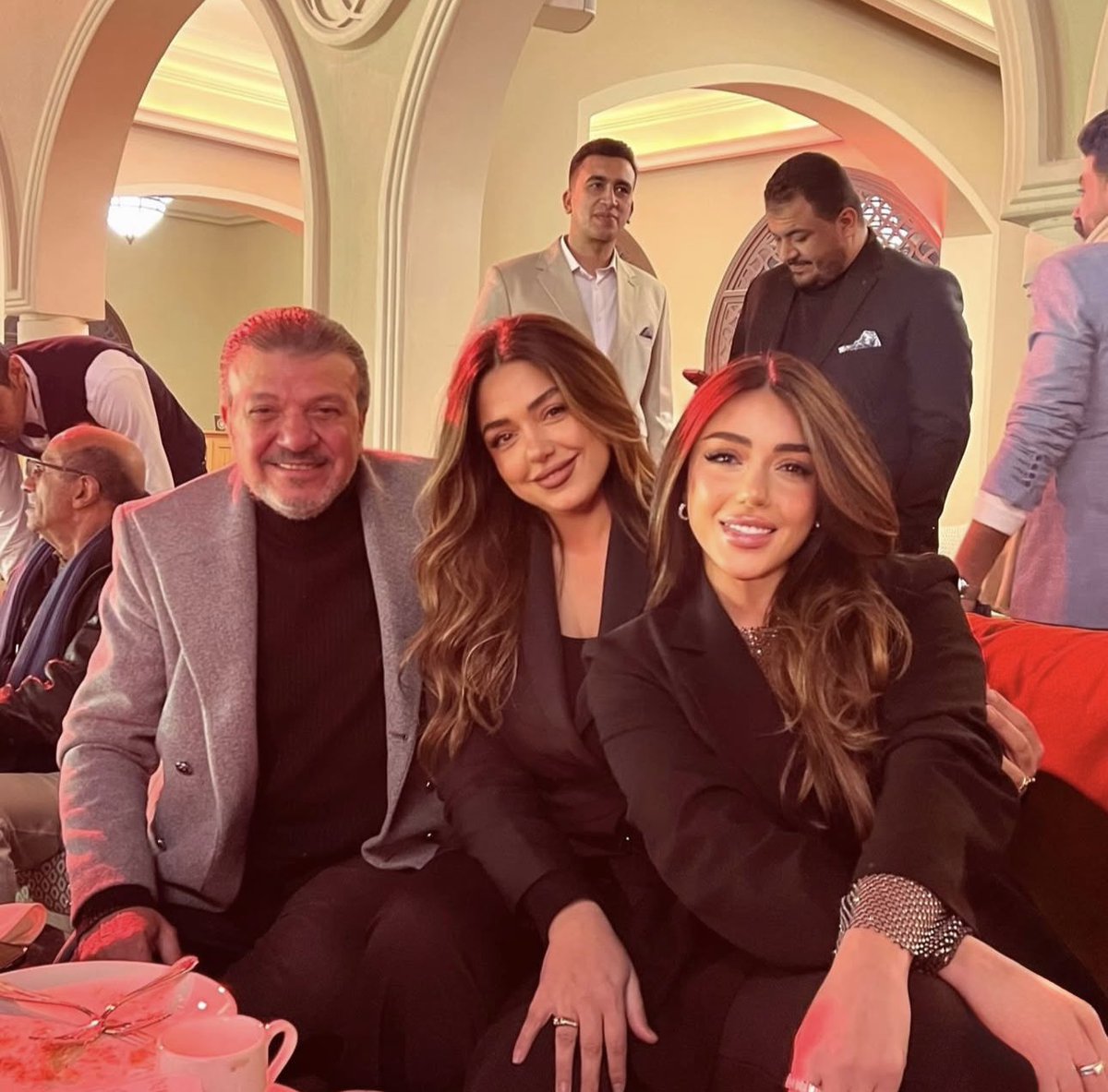 سارة سلامة رفقة والدها الفنان أحمد سلامة وأختها منى من سحور رمضان