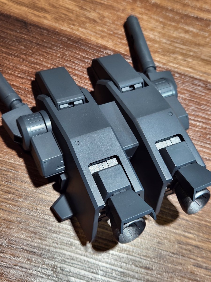 月末間に合うかどうかも、全然わからないけど進めだした。これも背面装備だから、本当に後ろばっかり弄ってた。苦手だからもっともっと面出し練習のつもりで頑張ろう♪

#朝模活
#一千万年銀河