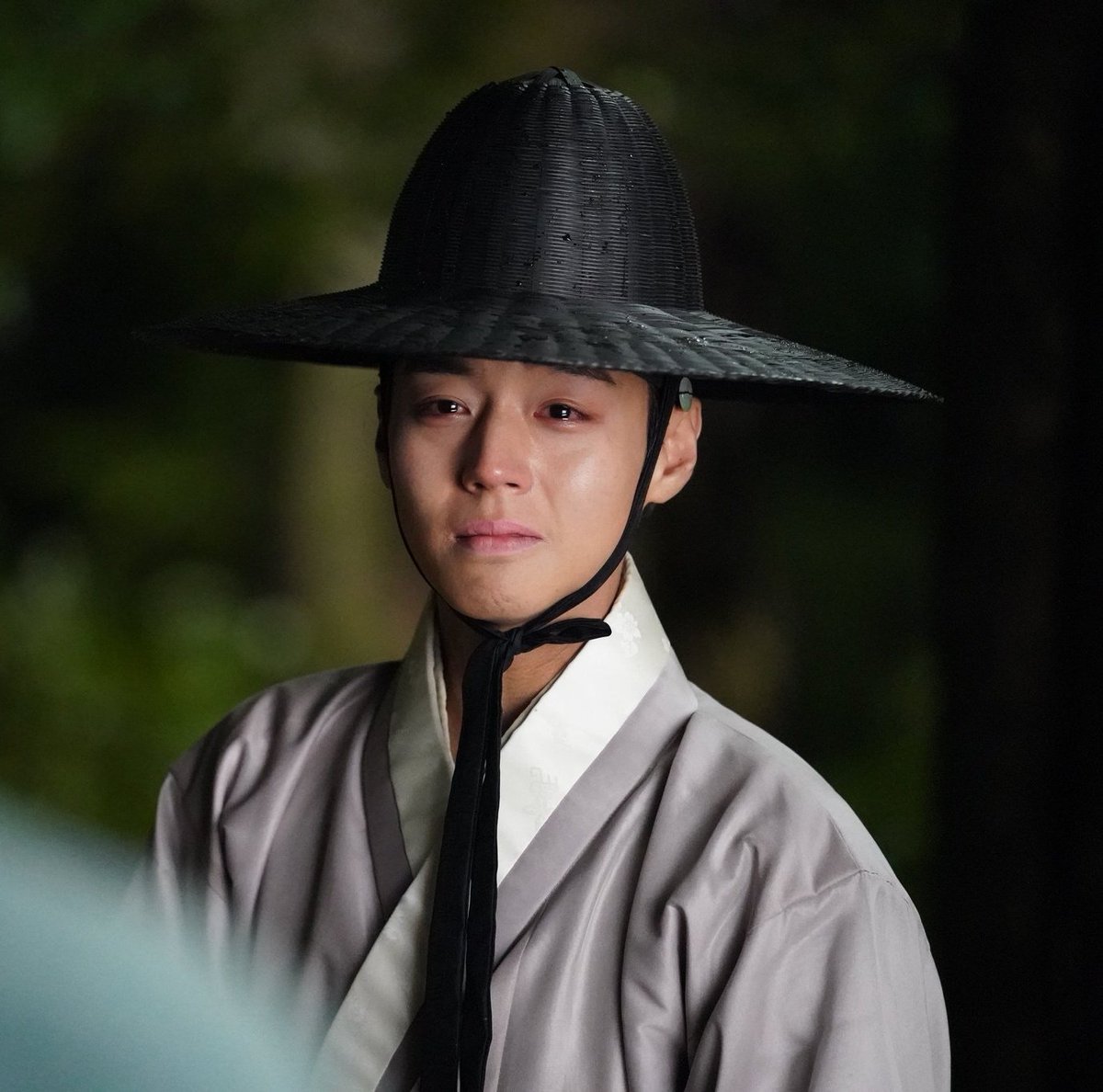 ‘ㅅㅇㅇ ㅂ’ ‘ㅍㅁ’ ‘왕사남’…시대를 울린 ‘패자의 역사’ [SS무비]  naver.me/x6JjPlda
영화계에서 ‘천만 영화’는 하늘의 선택이라고 한다. 민심(民心)이 곧 천심(天心)이듯, 천만 명의 마음을 사로잡았다는 것은 대중의 거대한 정서적 결핍을 관통했다는 의미다.
#왕과사는남자 #박지훈