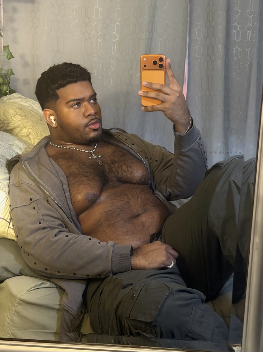 thehoodhottie's tweet photo. Lick yo phone screen 😋. https://t.co/kYK7w7Xd54