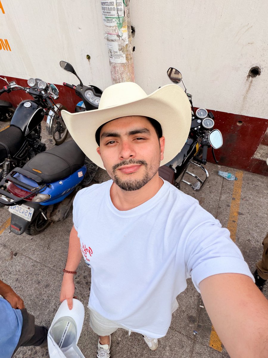 Daniel Velasco tweet media