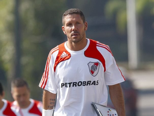 La vergüenza más grande en la historia de River fue dejar que Simeone sea el técnico de un club tan gigante.