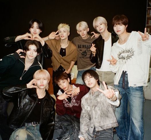 ⭐️ (@lvtaegi) on Twitter photo 