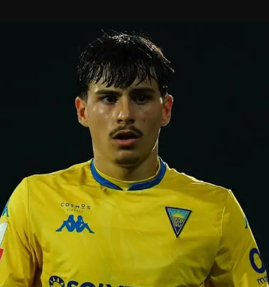 "الولفز لا يرحمون! رودريغو غوميز يضع أصحاب الأرض في المقدمة (1-0) أمام ليفربول! #ليفربول 