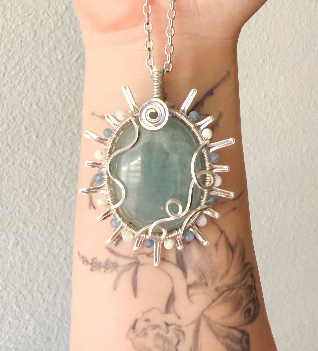 aquamarine beaded sun pendant 🌞💙

“sunset at the sea” collection coming to my shop Thursday 3/05 at 8pm eastern time