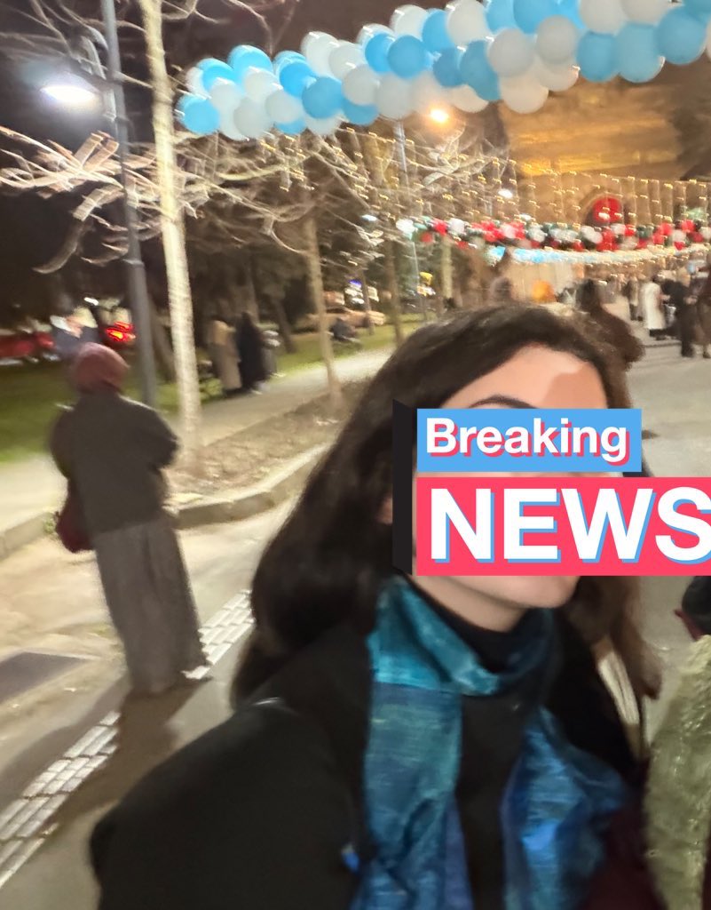 keveeers's tweet photo. Bu benim son iü iftarımdı, bir daha da davosa gelmem, kapalı alanda yapılırsa gelirim
P.s: Etrafta kamerayla çekim yapan bir kız vardı ya, heh işte o bendim ahahshshs https://t.co/Se7VINI4dn