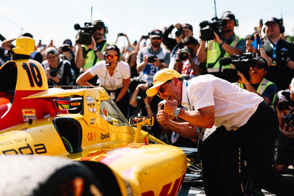 Adam Stern tweet media