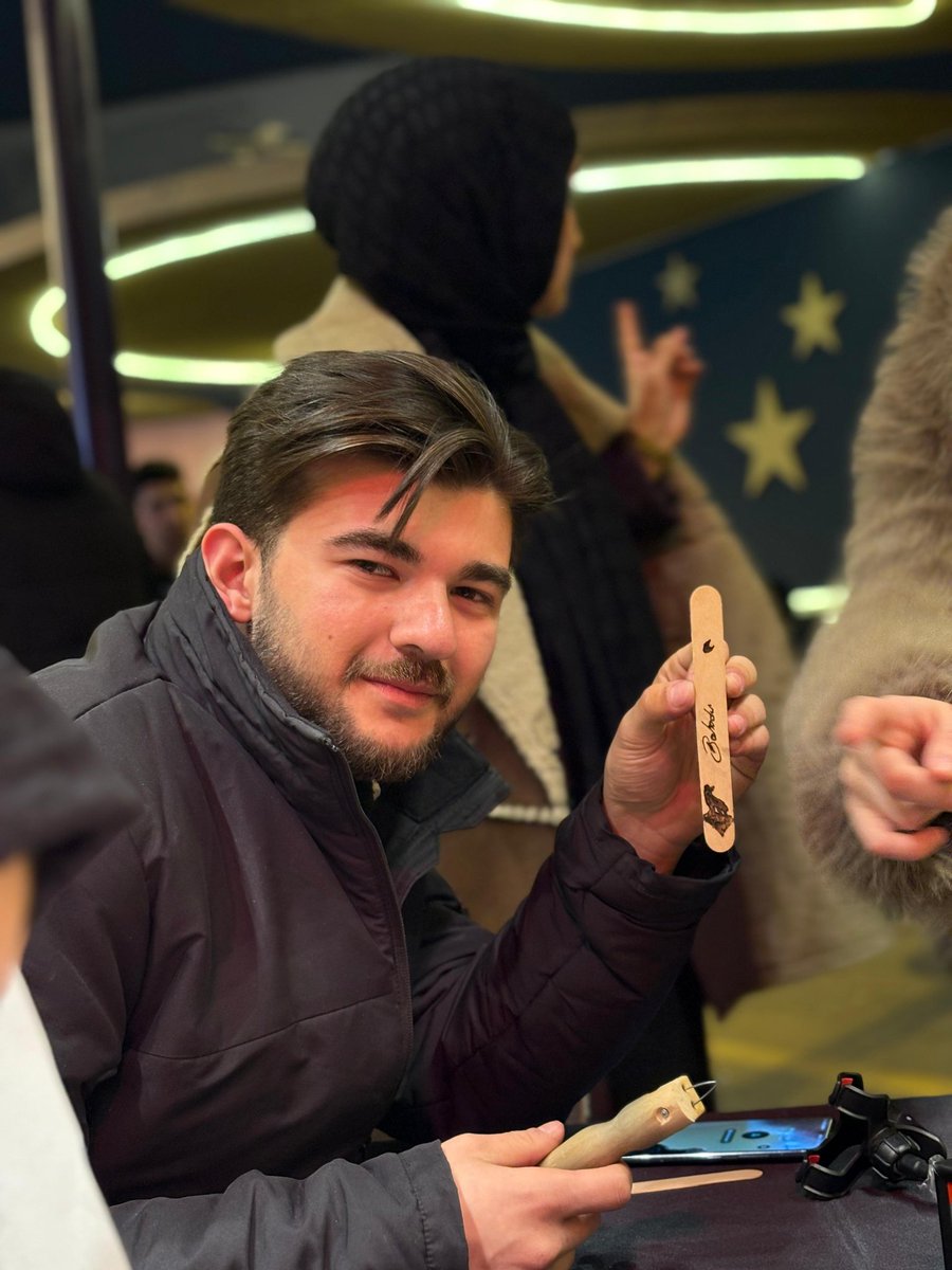 Ramazan 13🌙
📍 <a href="/UNIAKIstanbul/">ÜNİAK İstanbul</a> Kulüp Başkanları İftarı 
📍 <a href="/akgencumr/">AK Gençlik Ümraniye</a> ile #BirOlmakRuhumuzdaVar
📍Ahşap Yakma Atölyesi