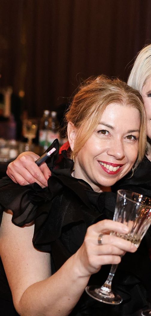 NeskafeKlasik's tweet photo. Ja prije 5 godina u očekivanju operacije i ove subote na fešti. Čitav vijek se strpao u ovih 5 godina. Život je čudo! Bože, hvala ti!
#breastcancer #cancertales #nismosame #nemapredaje https://t.co/91d0rUuNz7