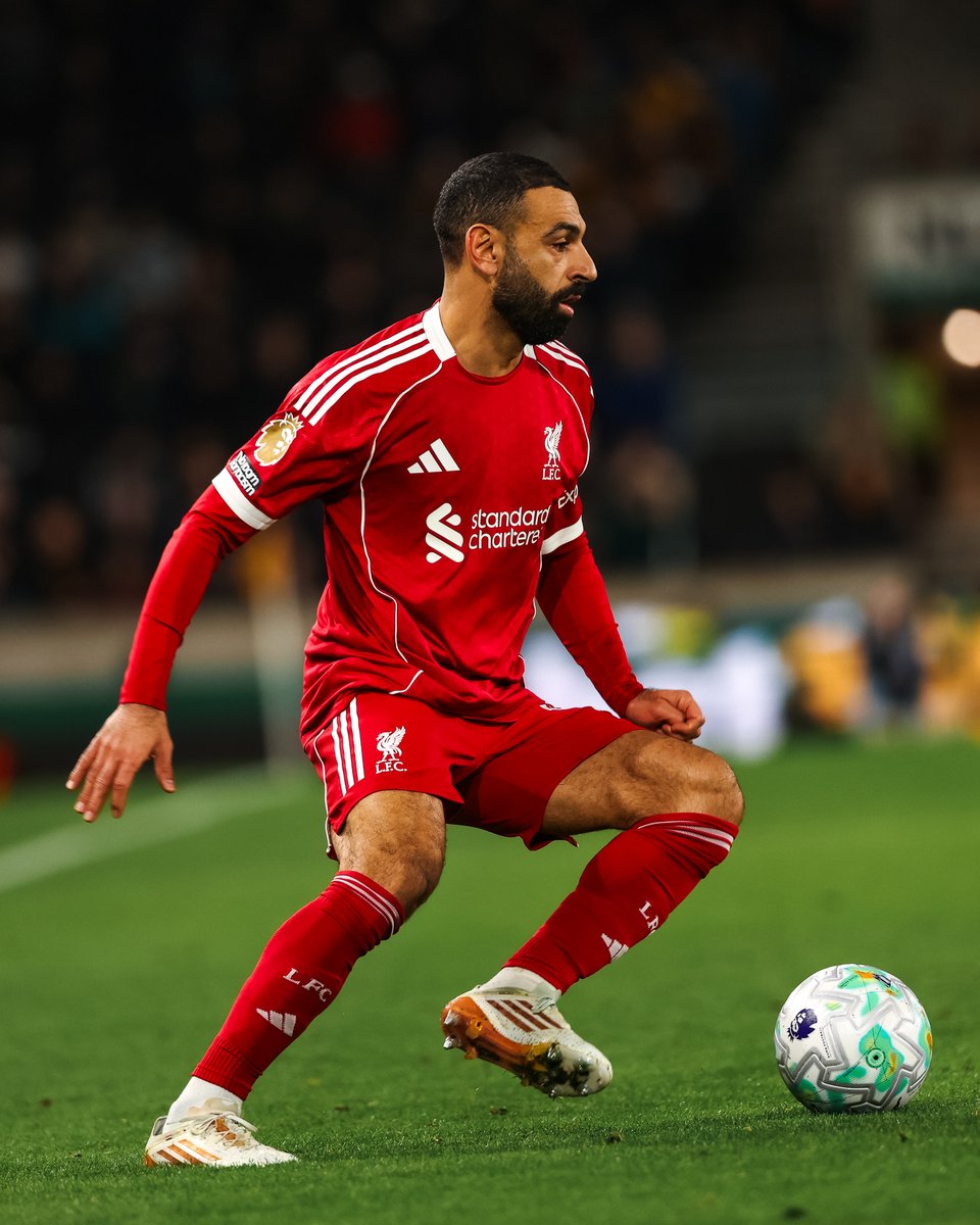 NinetyPlus99's tweet photo. THE KING HAS RETURNED! 👑🇪🇬🔴

10 games of waiting is OVER. Mo Salah back on the scoresheet at Molineux!. Form is temporary, but class is permanent. Is Salah still the best winger in the PL? 👇

#LFC #Salah #Wolves #PremierLeague 
📸: @LFC https://t.co/vPqW8tBWtj