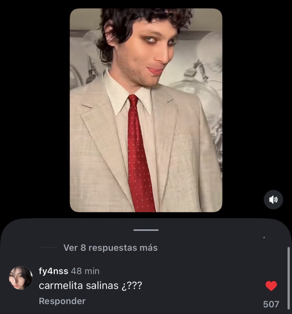 q risa tus payasadas luke hemmings