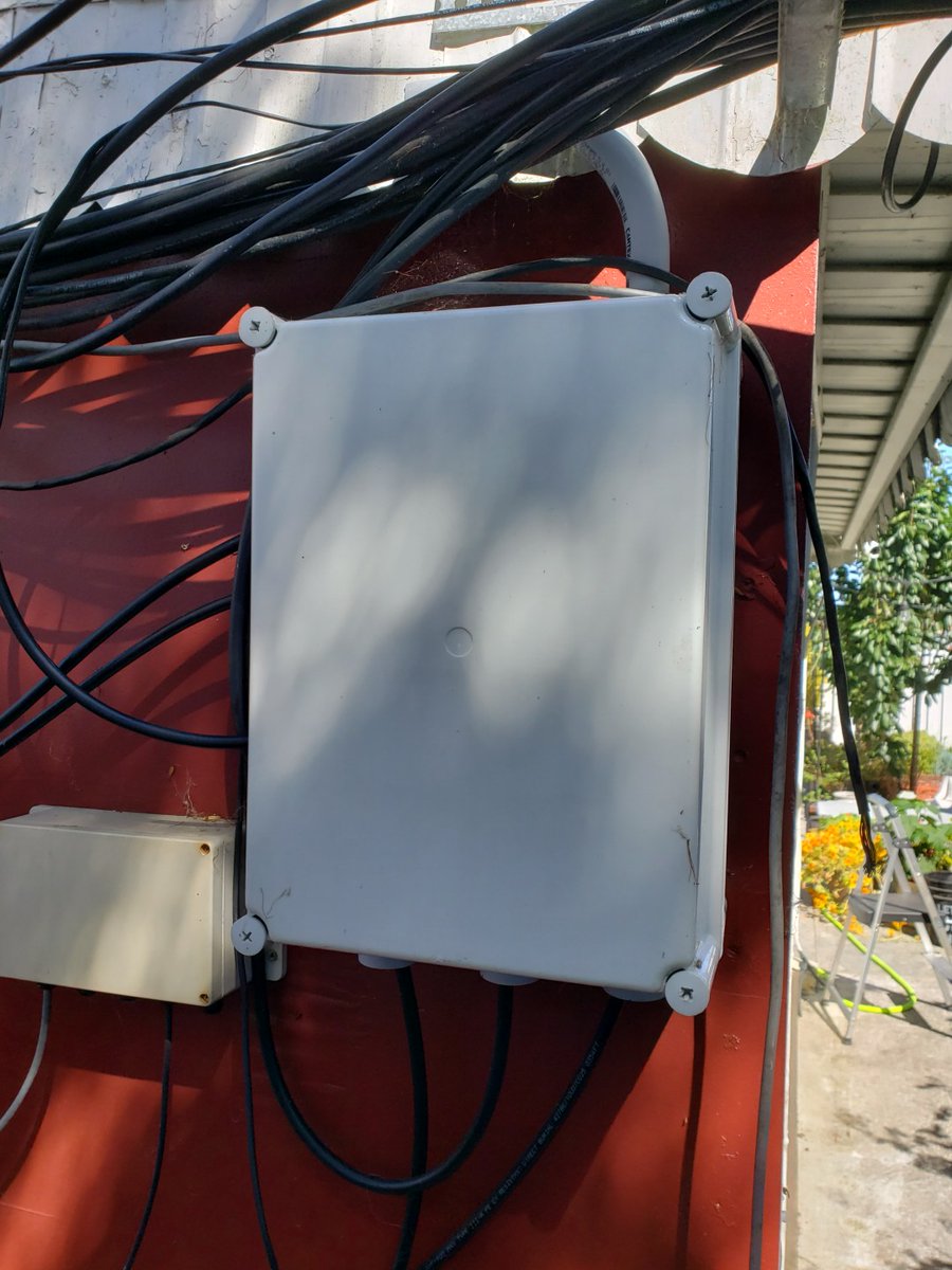 W6AER's tweet photo. This is how my AntennaGenius was connected and labeled around the time I wrote my DX book. I had about 3 antenna changes since and more to come I am sure. https://t.co/fjOhIILd7O