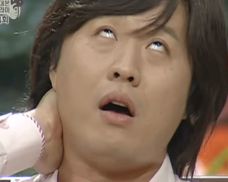 작년 9월 미니앨범 컴백 후 쉴 틈 없이 연습하고
월투 8개월을 잡아놓고 6월에 미니앨범 컴백 후
내년 초에는 또 새로운 월투를 돌리겠다는게
표독하다는거임
애들은 언제 쉬고 휀걸들은 어떡하라고
오빵이들 기다리다 1년이 갔다고