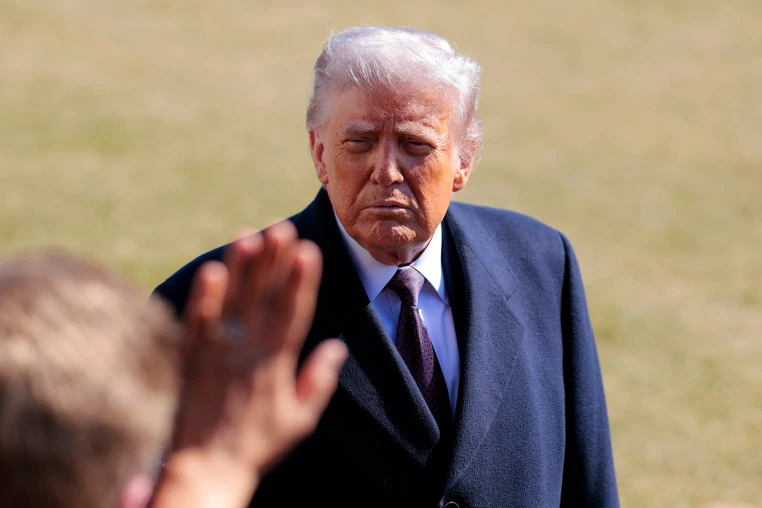 🚨 JUST IN: President Trump EVISCERATES big banks for trying to undermine his crypto agenda, demands Congress PASS the Clarity Act

"The Genius Act was the U.S.A.’s first big step to make the United States the Crypto Capital of the World, and getting The Clarity Act done is the