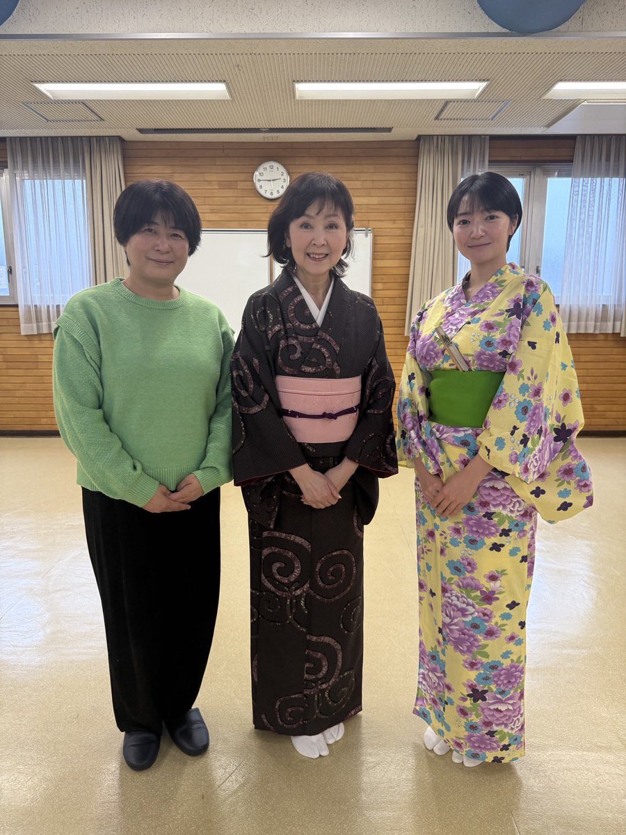 hono_2424's tweet photo. 日本舞踊の初稽古に行って参りました！

初めての経験でドキドキでしたが、
緑先生に、大変優しくわかりやすく
お稽古をつけていただいたので、
とても楽しく過ごすことができました✨

ありがとうございました♪ https://t.co/JTj3Tt4WcV