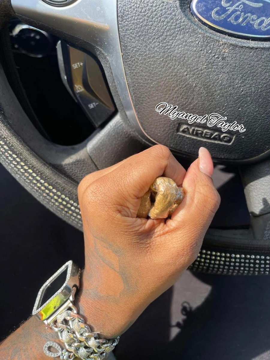 MULA🍒 tweet media