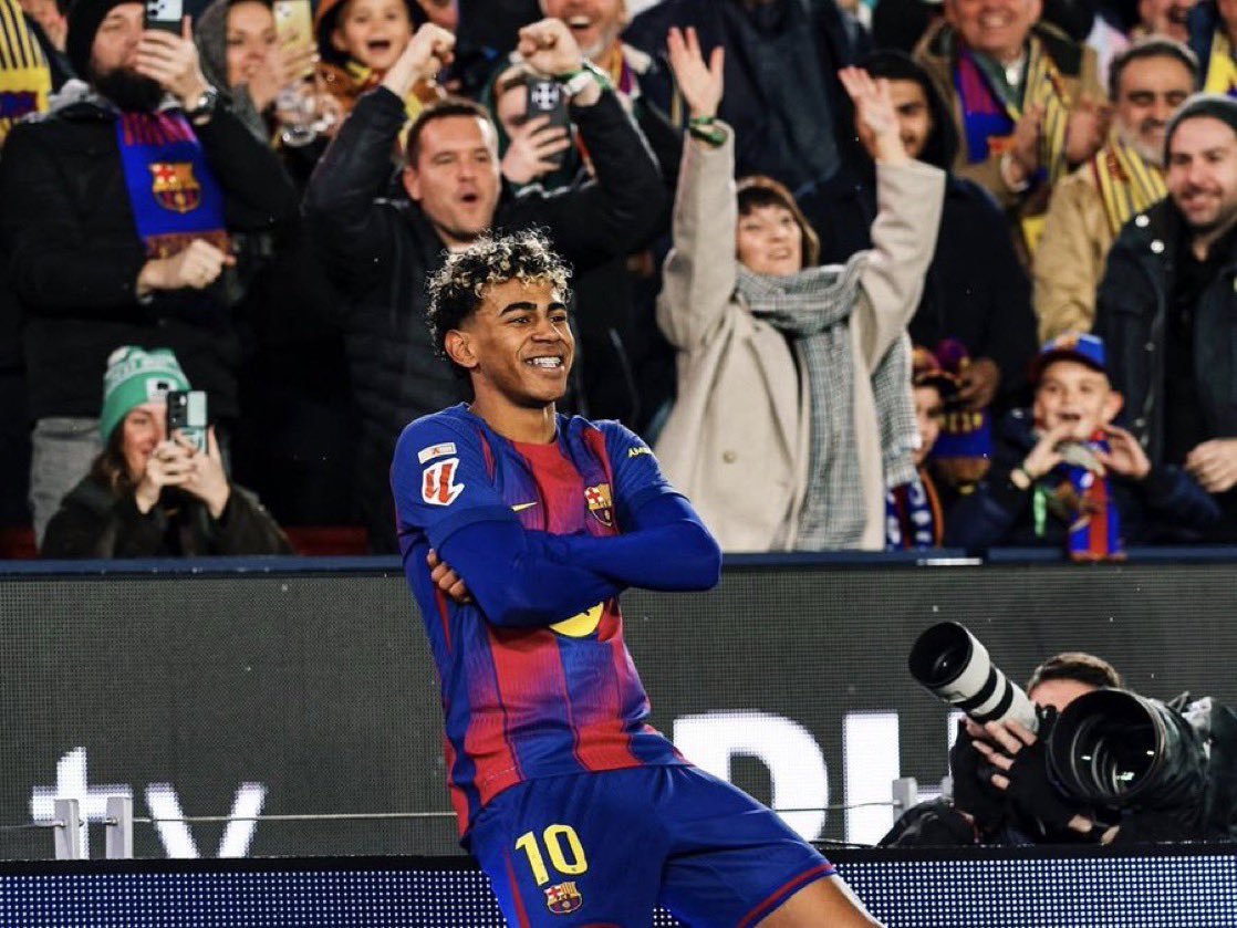 Real Madrid Fans 🤍 tweet media