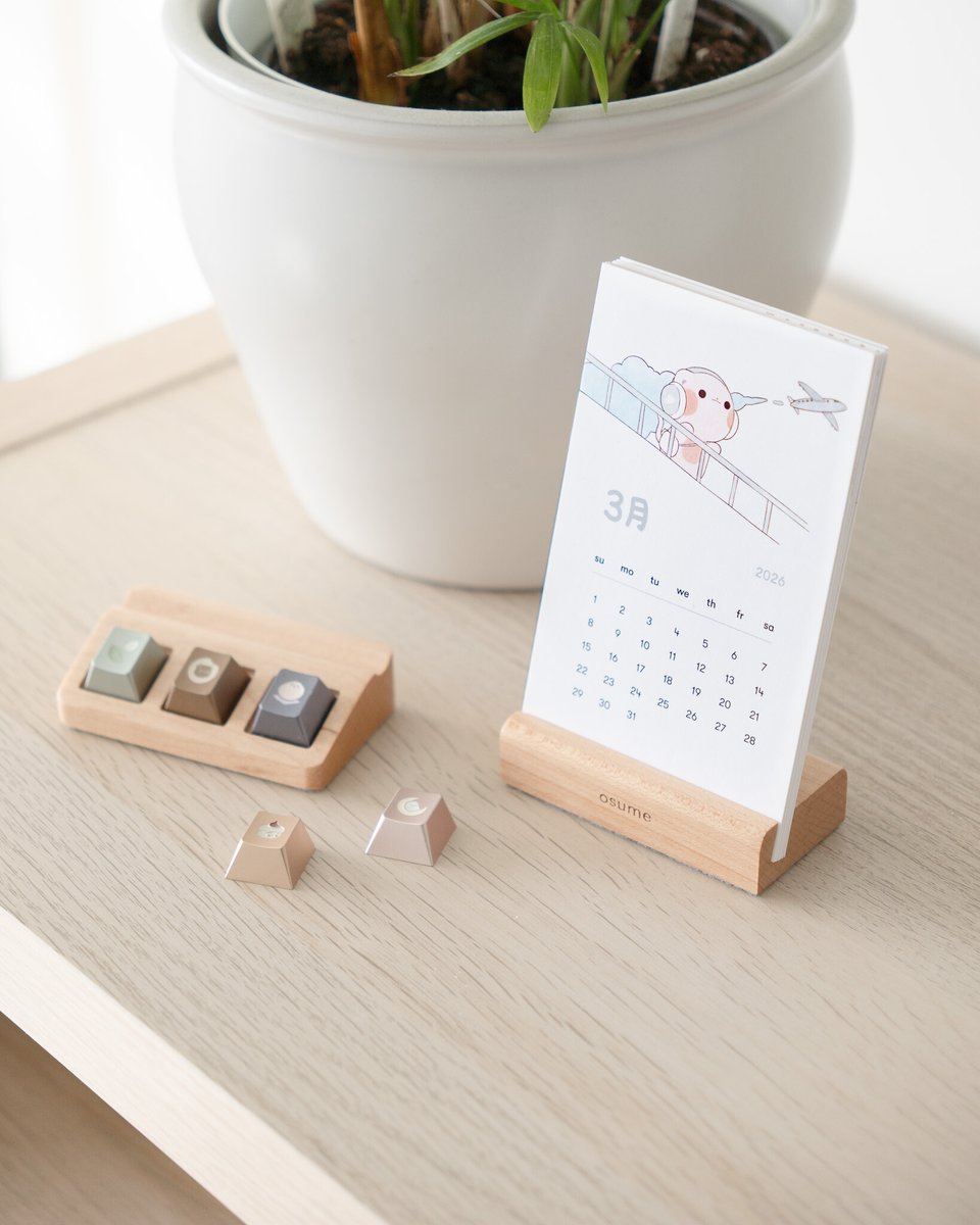 osumekeys's tweet image. what are your plans for spring? ☁️🌸

a new month means a new calendar flip! we’d love to know what you have planned now that the weather is finally warming up :)

#osume #keebs #cutetech #deskgram #homeoffice