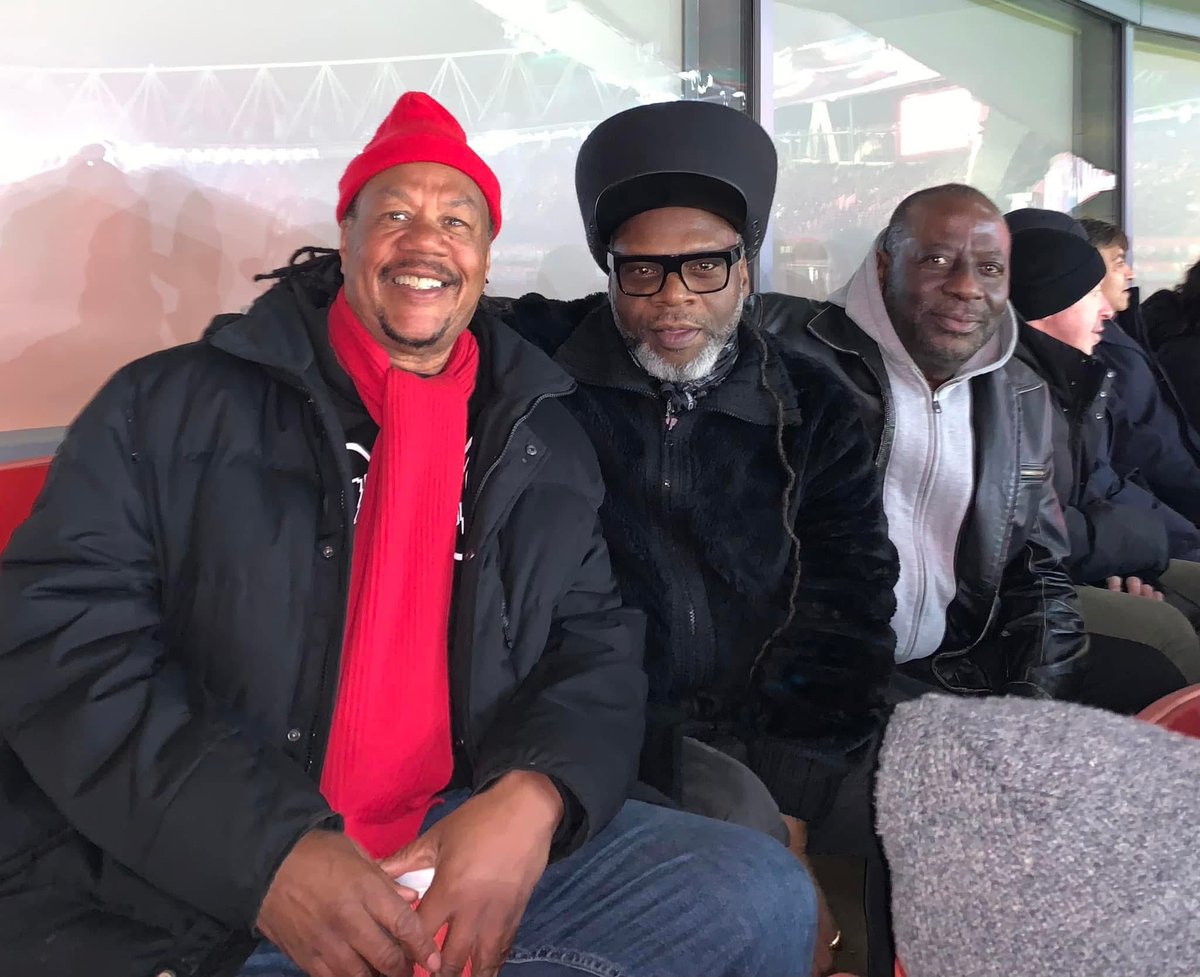 spainemusic's tweet photo. Three Gooners at the Emirates ⚽️👊🏿 https://t.co/PN4FL2oTOK
