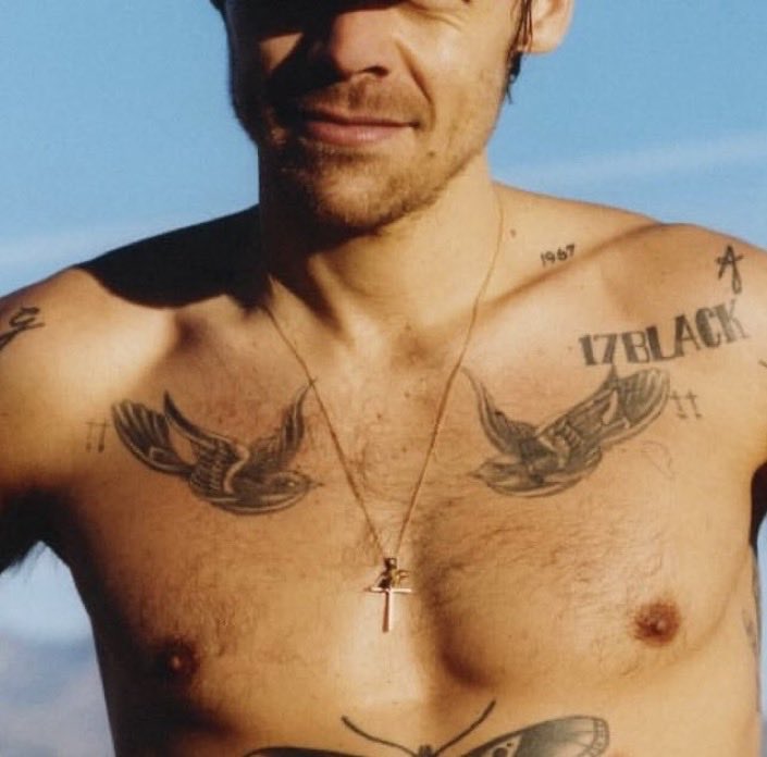 sasitwas's tweet image. i cant quote bc im #blocked but harry got a 4th cross tattoo :(