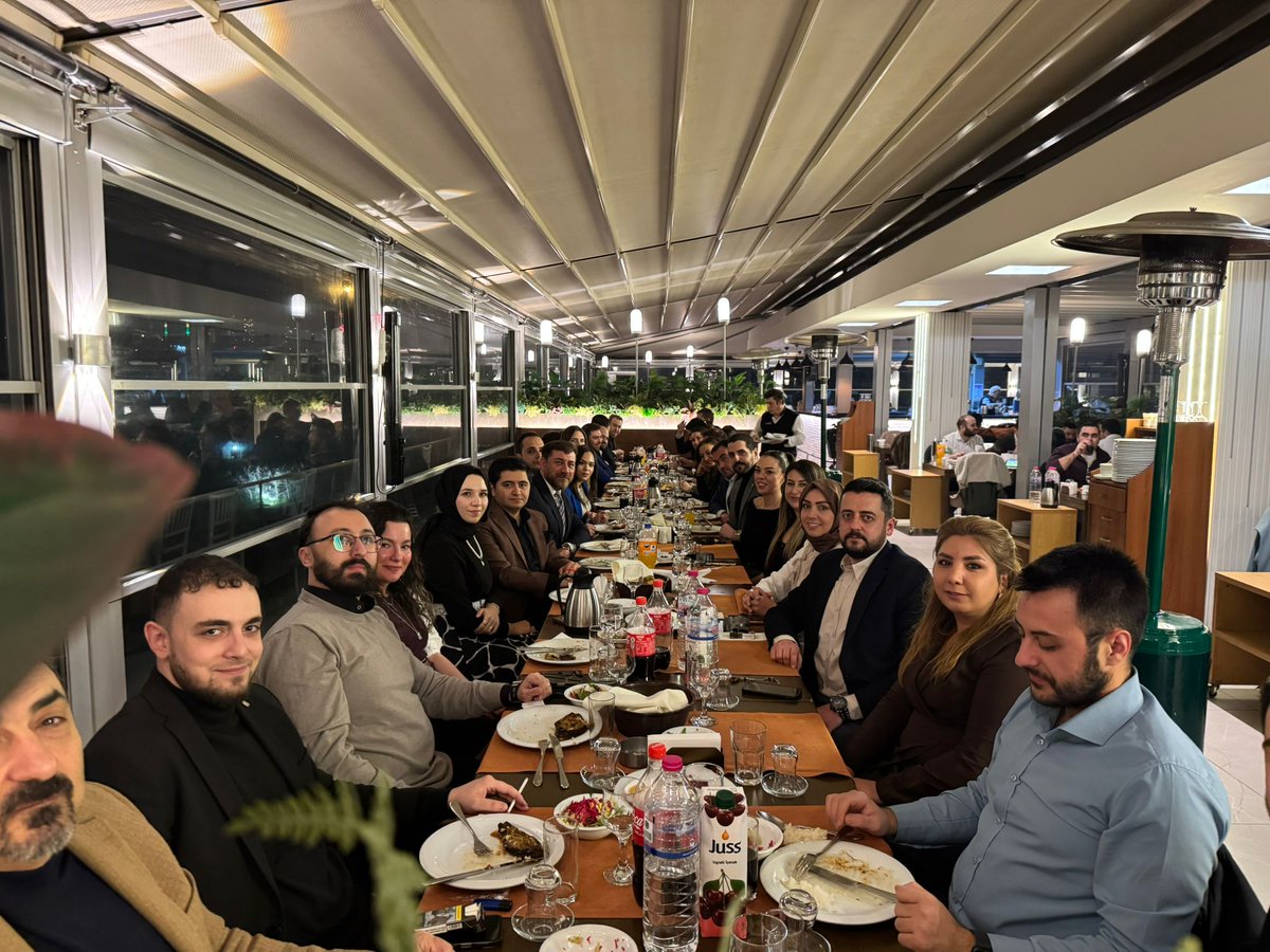 hukukimucadele's tweet photo. Hukuki Mücadele Derneği olarak geleneksel iftar organizasyonumuzda üyelerimizle bir araya geldik. 📸 https://t.co/TdR2b0kcxZ