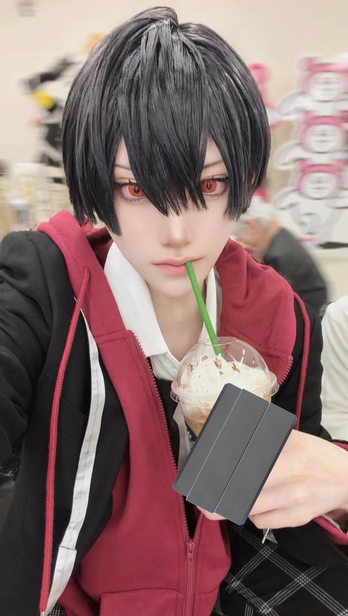cos/🎲
ずとしとりで遊んできた〜🦇かわいいおなごに挟まれて幸福度上昇した
#アコスタ池袋