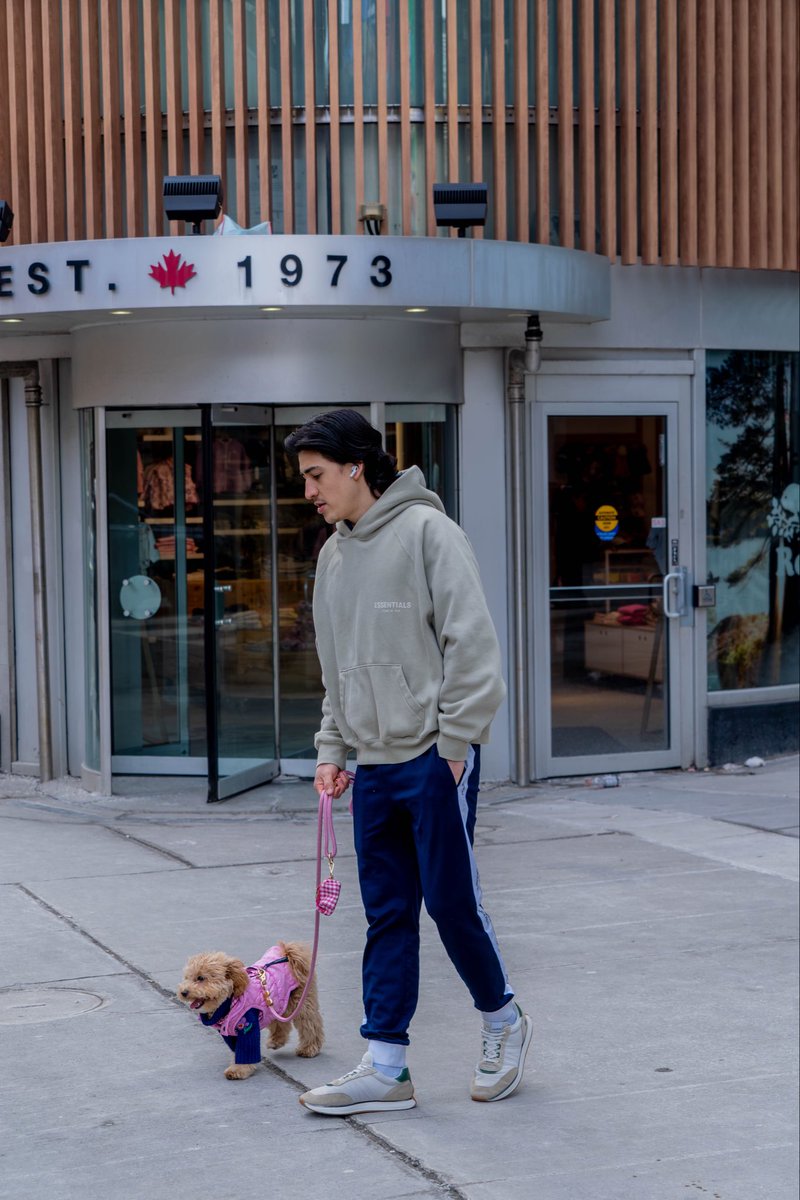 lollarea's tweet photo. On Today’s episode of street photography shot on a Sony A7iii on a 24-70mm f4.0 lens at downtown Toronto. https://t.co/TVQNlxnbFj