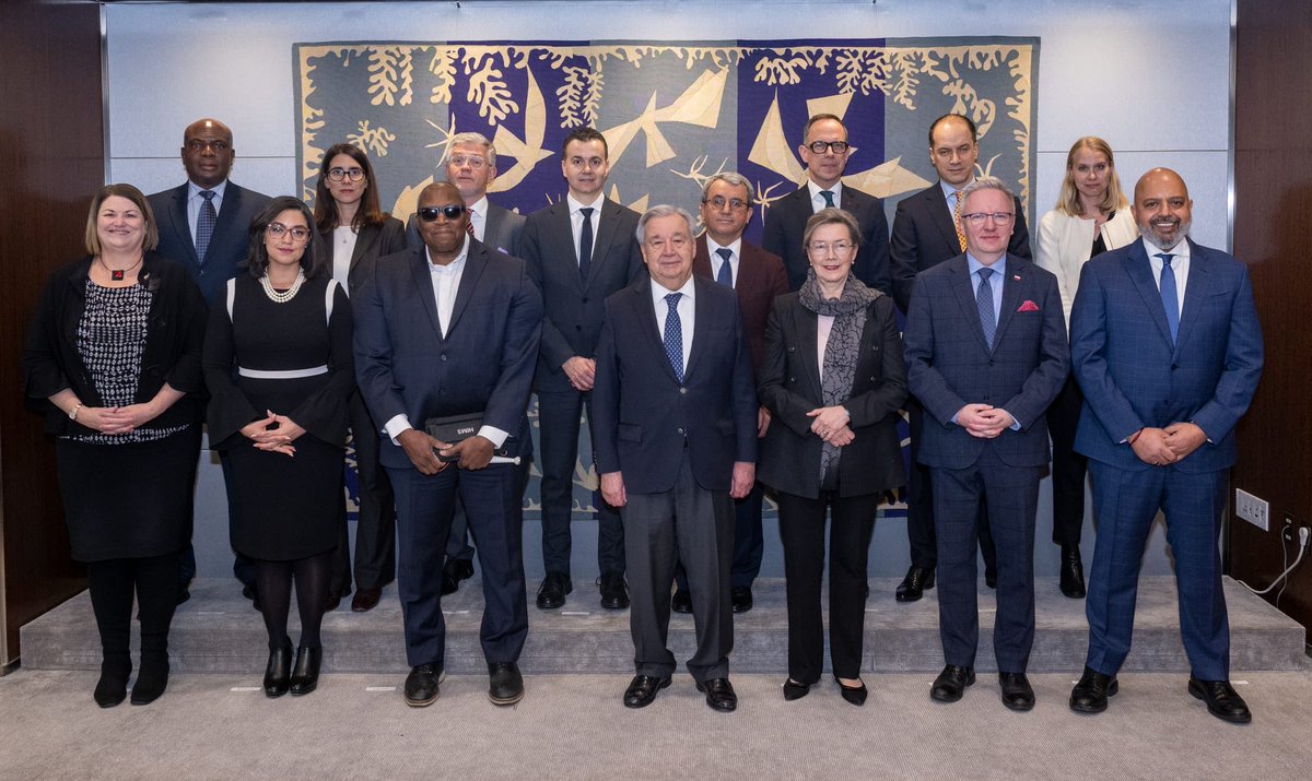 España en la ONU tweet media