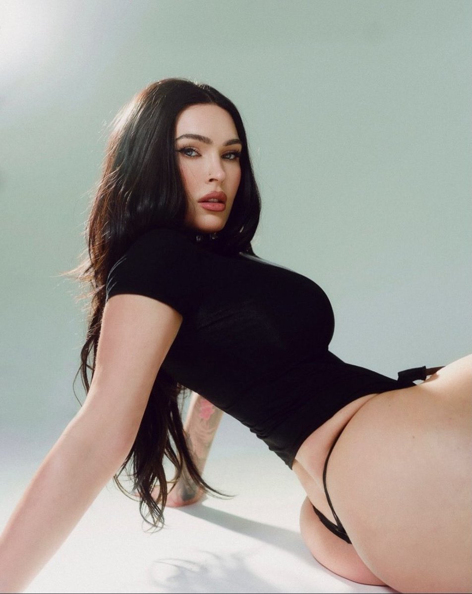 sirencrave's tweet photo. tap for a megan fox surprise https://t.co/RAcIKGpzzt
