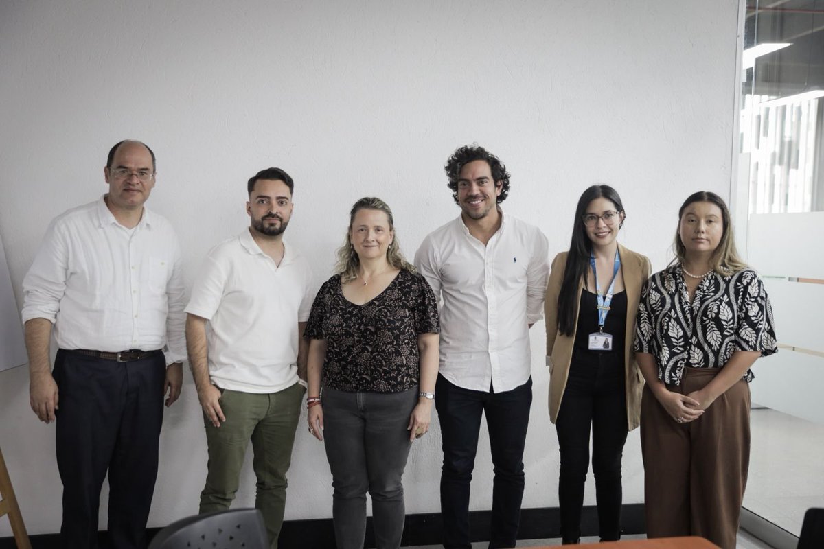 OITAndina's tweet photo. La jornada cerró en un espacio junto a las secretarías de Desarrollo Económico e Inclusión Social de @AlcaldiadeMed para seguir avanzando y 💪🏻fortaleciendo una ruta de emprendimiento e inclusión laboral a partir del acompañamiento técnico de #OIT con el apoyo de @CitImmCanada 🇨🇦 https://t.co/uhp3DPKFc2