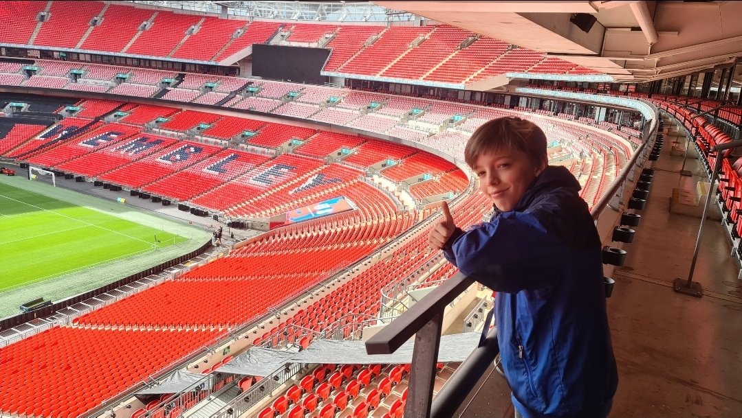 shellstar79's tweet photo. @HisenseUK @FIFAWorldCup I would love to watch the world cup on such a fantastic tv screen with my football mad son and hubby! https://t.co/Krp41zG7QV