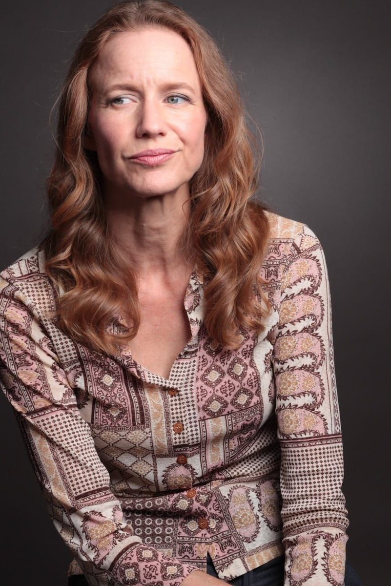 Laura Cayouette tweet media