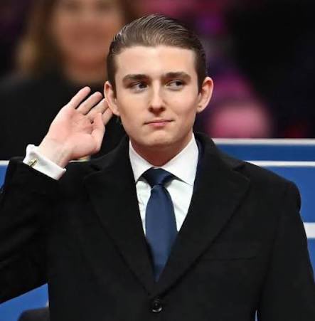 Barron Trump ha l'età giusta, il fisico e la determinazione per partire in guerra contro l'Iran, ma, a quanto pare sono solo i figli dei sudditi a dover morire sacrificati per Israele
#SendBarron