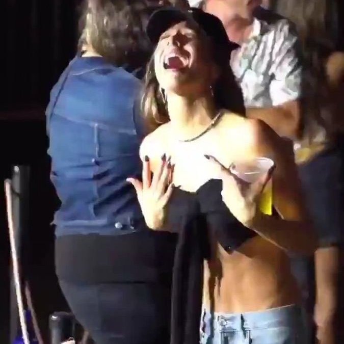 tinibrshine's tweet photo. TE PIDO QUE NOOOOOOOOOOOOOOOO
NO JUEGUES MÁS CON MI CORAZÓOOOOOOOOOOOOOOOOON https://t.co/dvIiI20vVO