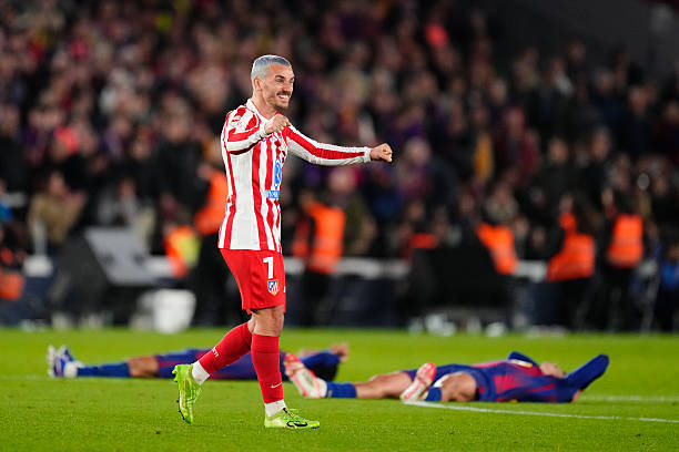 atletico_stats_'s tweet photo. 🕺🏻 𝐓𝐇𝐄 𝐋𝐀𝐒𝐓 𝐃𝐀𝐍𝐂𝐄

Grandeza absoluta de Griezmann en el Camp Nou.
El único futbolista que ha entendido cómo y qué hacer. 

Cuando tocó resistir en el último cuarto de hora, fue el primero en sumar trabajo defensivo.

A sus pies, Antoine. https://t.co/aoDDD9Cv9f