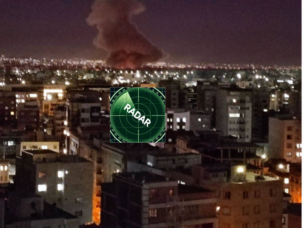 #فوری #ارومیه 
کشته شدن ۹ نفر از اعضای یک خانواده در حوالی شهرک صنعتی اورمیه هنگام بمباران. 
این خانواده با دو خودرو در حال حرکت به سوی روستای تپه باشی بودند که به همران فرزندان خردسالشان جان باختند.