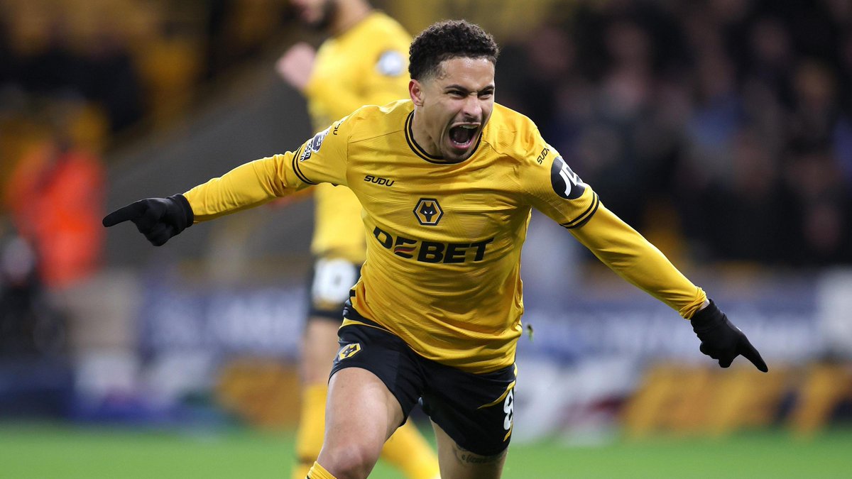 AliceTalksFooty's tweet photo. Joao Gomes (£30m) is the Ugarte replacement for me.
Would love one of Anderson/ Tonali (I know chances are low) to replace Casemiro.

Third midfielder needed for depth reasons and personally would love Mateus Fernandes as he's very well rounded and has crazy potential. https://t.co/JSCQOOtyjW