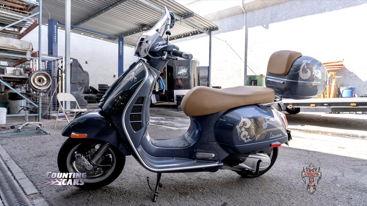 CountsKustoms's tweet image. This small but sleek 2020 Vespa GTS 300 just arrived at Count’s Kustoms in Las Vegas for new paint and more!
Want a new paint job on your bike or scooter? Email bikeprojects@countskustoms.com to have us paint your next ride! 
@DannyCountKoker #vespa #scooter #paintjob