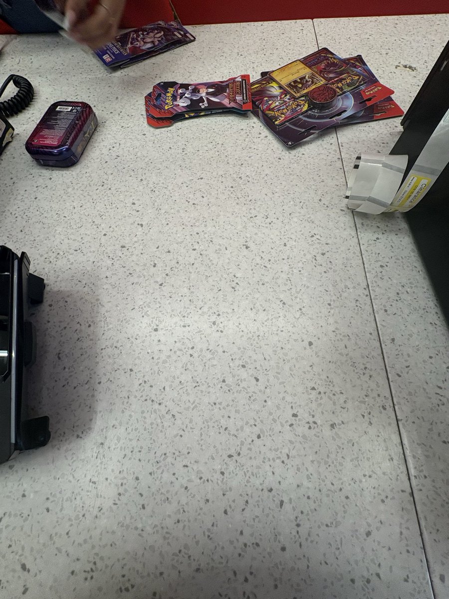 SquirtleTCGRestock tweet media