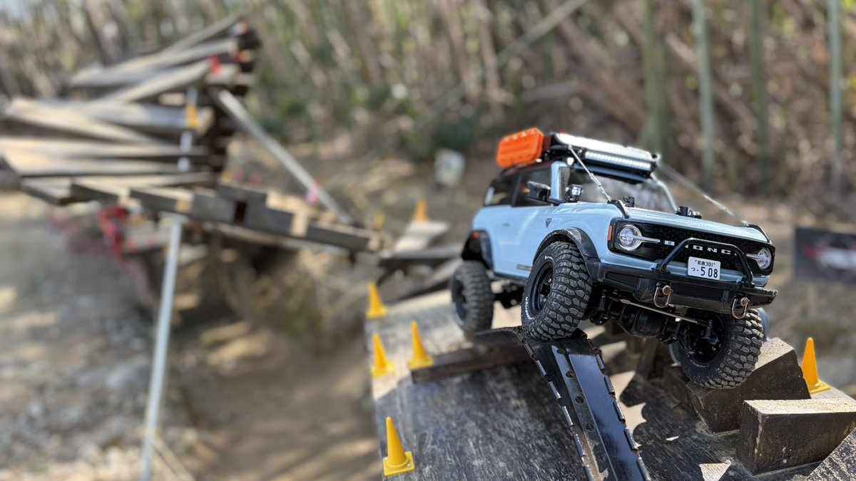 tsumupapa0508's tweet image. 日曜日は、2カテエントリーで（実際は1カテになりましたが・笑）いつもより時間の余裕があったので、レースの合間にクローラー走行も😀

これはこれで、また違う楽しさがあります😀

#CC02 
#クローラー 
#YYラジコン倶楽部
#和泉オフロードサーキット 
#なんちゃってRC杯
#タミヤ 
#ラジコン