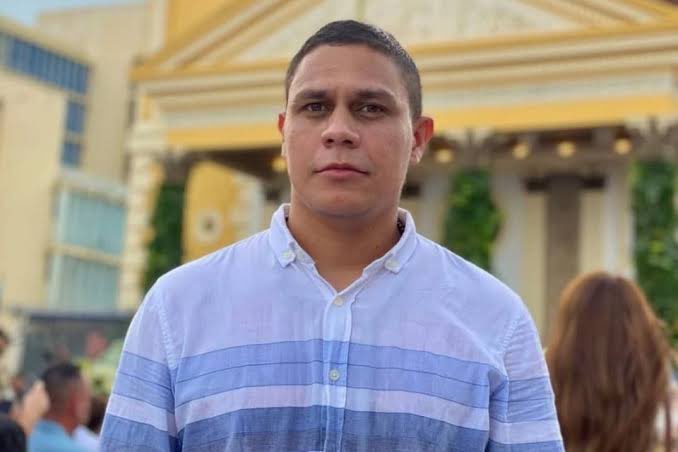🚨 #ATENCIÓN | 

Celebramos la liberación de José Riera, dirigente de <a href="/VoluntadPopular/">Voluntad Popular</a> en Guárico, tras meses de detención arbitraria desde el 26/07/2025. Aunque celebramos su libertad, recordamos que la privación de libertad por motivos políticos vulnera el debido proceso.