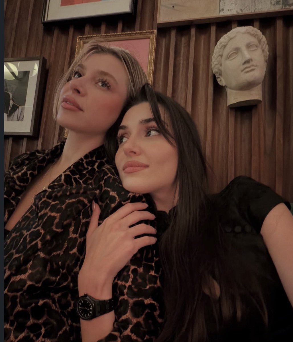 على ان اختها شقرا بس والله ولا تسوى شي عند هاندا ااااه بس