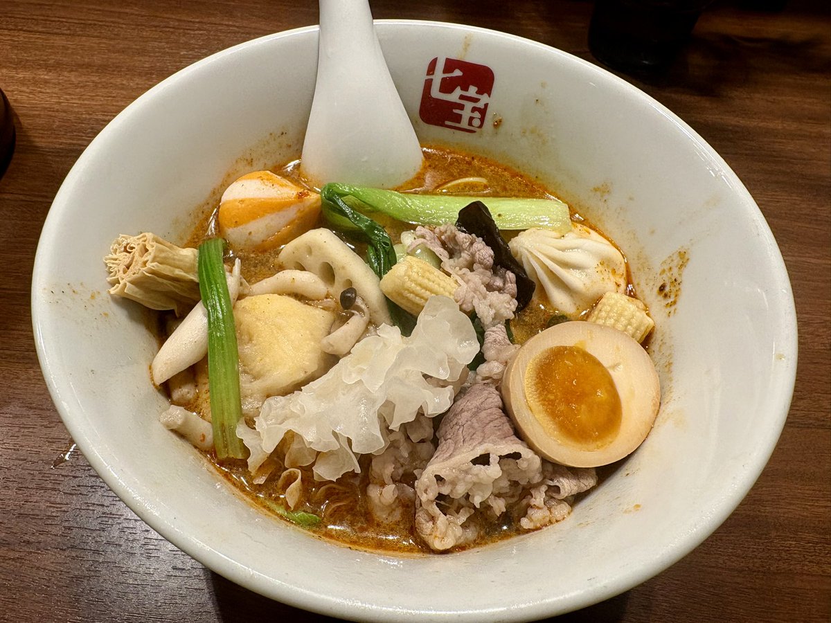 週末に食べた苺スイーツビュッフェとかテラスカフェのランチとかマーラータンとかいろいろあげてみる😇