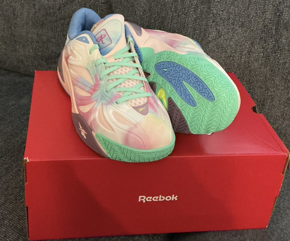 Aries3Baby's tweet image. My Angel Reese 1s “Unapologetically Angel” have arrived!!! #angelreese #reebok #AR1 #unapologeticallyangel