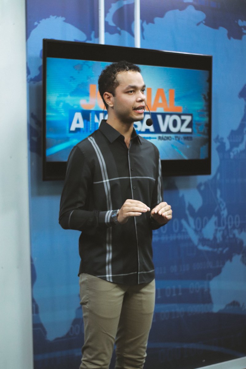 PerfildoJEN's tweet photo. Por um imprevisto de trabalho hj precisei fazer a apresentação do jornal ao invés de ficar nas reportagens, ao vivo não dá espaço para erros 🥹 https://t.co/ZzZiNUtfS3
