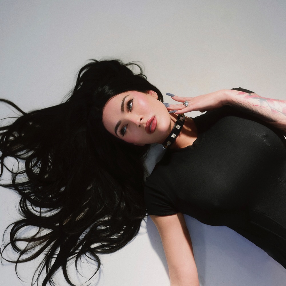 JumpTrailers's tweet photo. Megan Fox stuns in new photos https://t.co/zYNwwTXL8V