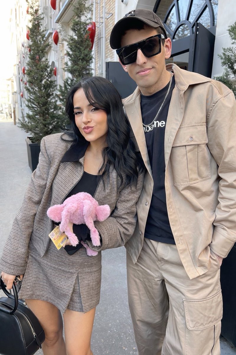 TppsForever75's tweet photo. Hey @iambeckyg 🫶🏻

#PFW #BeckyG #Paris #France #Mode https://t.co/wxgJIn9D3s
