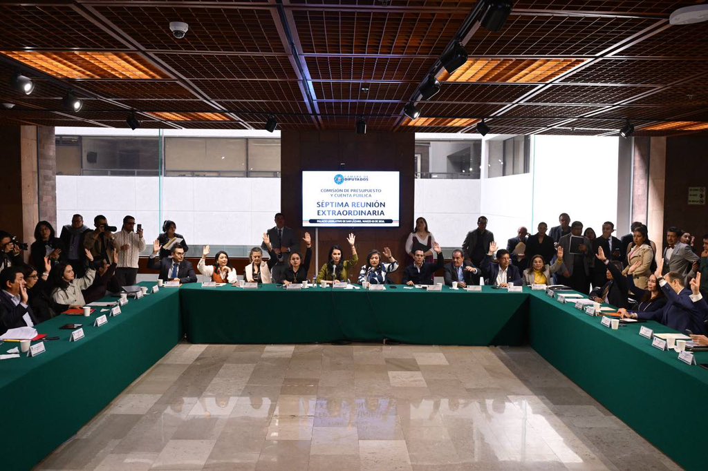 _FlorEsponda's tweet photo. En la séptima reunión extraordinaria de la Comisión de Presupuesto y Cuenta Pública, aprobamos la opinión relativa a la reforma enviada por nuestra Presidenta, la Dra. Claudia Sheinbaum Pardo en materia de Cine y Audiovisual.
@Mx_Diputados https://t.co/ggwa8hTjhS